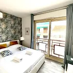 Le Meissonnier Bright With Terrace Daire *