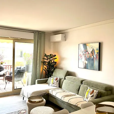 Le Meissonnier Bright With Terrace Apartment Antibes