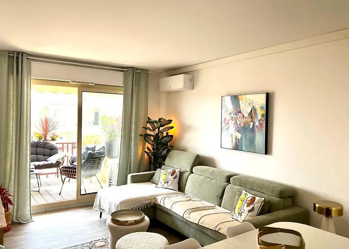 Le Meissonnier Bright With Terrace Apartment Antibes