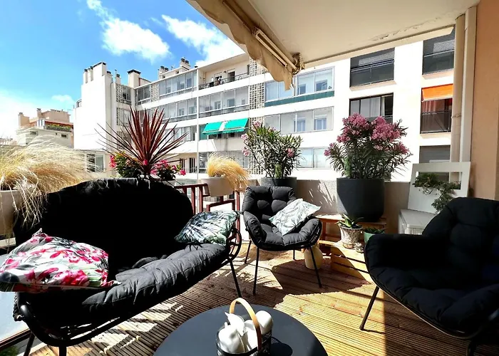 Le Meissonnier Bright With Terrace